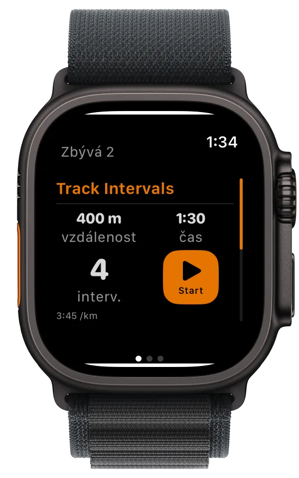 Apple Watch zobrazují intervalový trénink, 400 m za 1:30, 4 zbývající intervaly a tlačítko Start