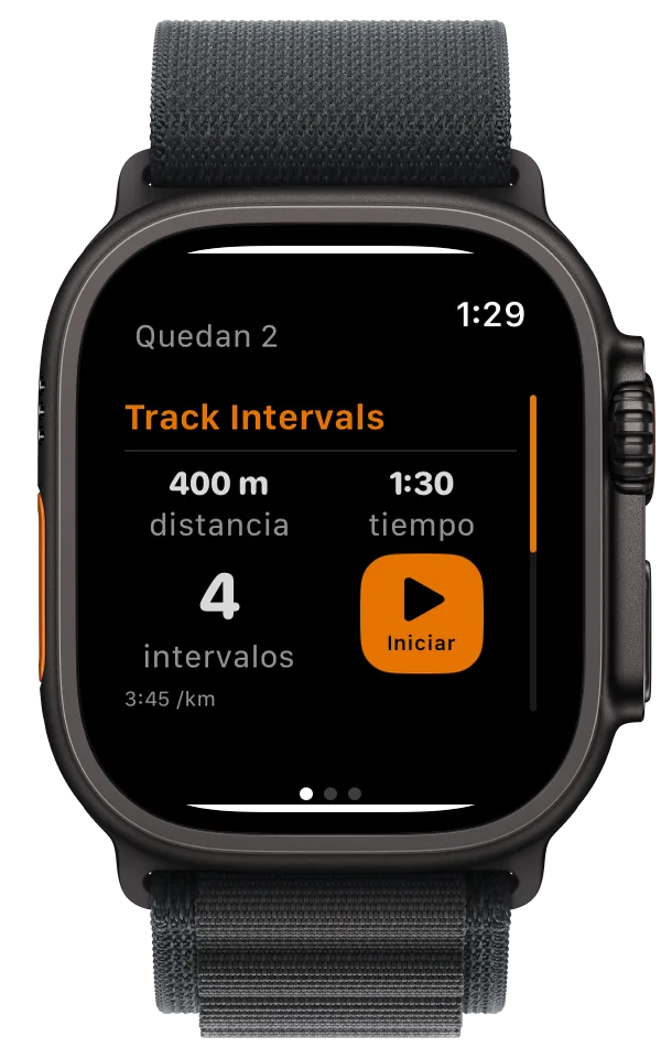 Apple Watch con intervalos, 400 m en 1:30, 4 intervalos pendientes y botón de inicio